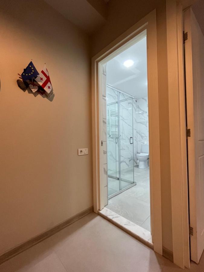 Izo'S Home Кутаїсі Екстер'єр фото